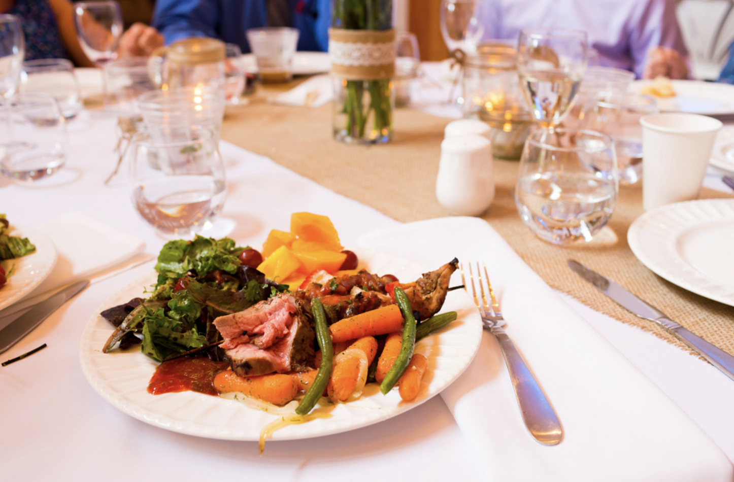pexels-pietrozj-671956 catering